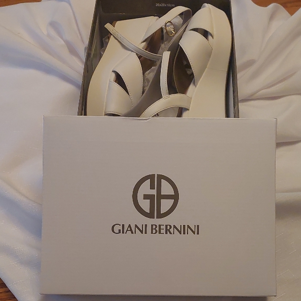 Giani Bernini Cream Women's Heels